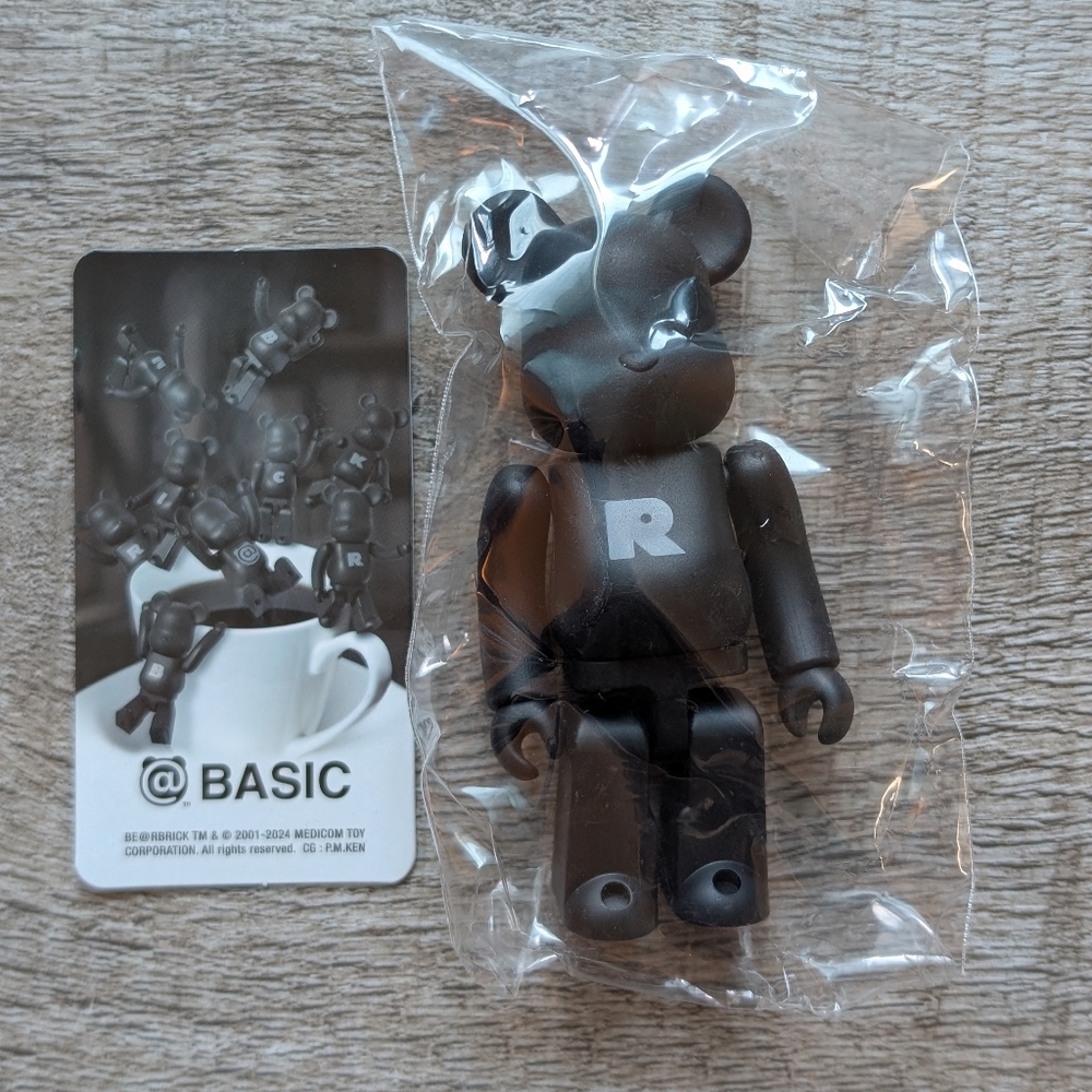 Bearbrick Series 48 - Basic Letter R 100%  Medicom Toy Bear be@rbrick